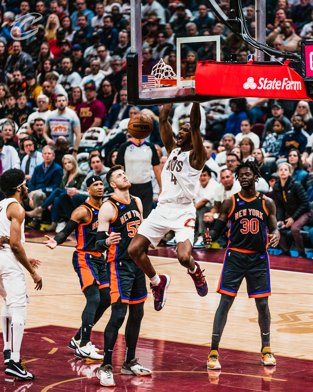 广州队碾压上海队,米切尔惊艳四座 广州队碾压上海队,米切尔惊艳四座