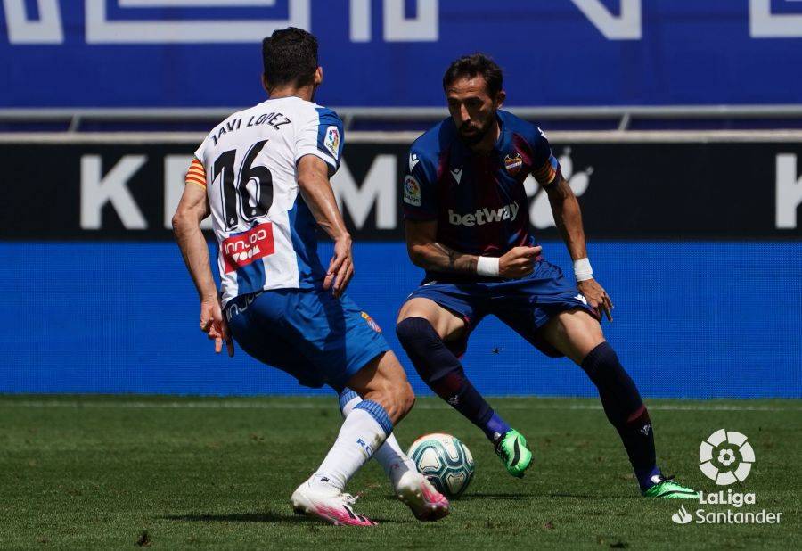 甘冈遭遇惨败，保级形势严峻