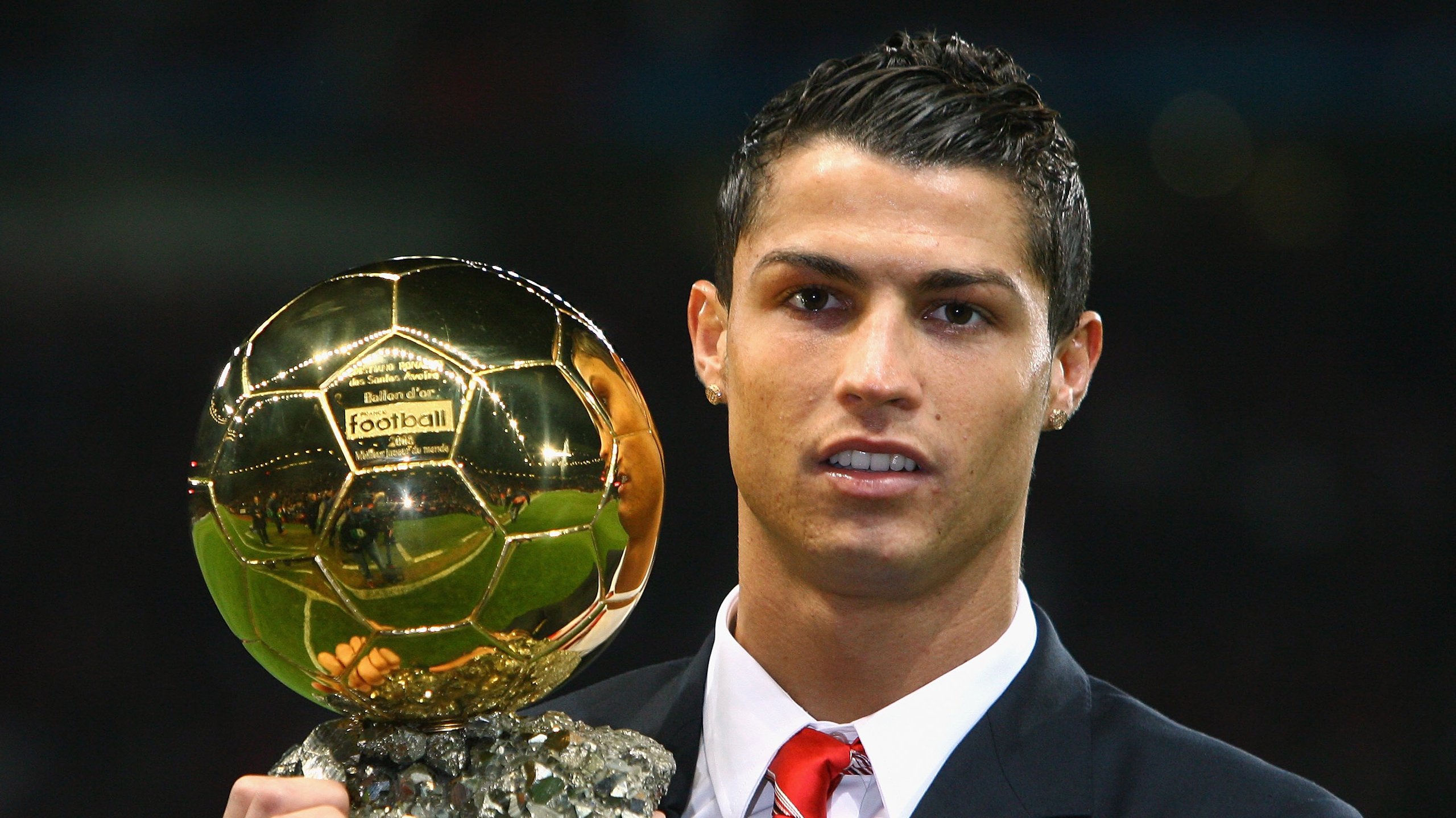 开云体育app-双城记，马德里荣耀与北京逆袭